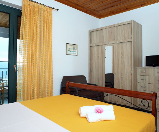 Rent a Villa in Lefkada Casa Serenata Master Bedroom