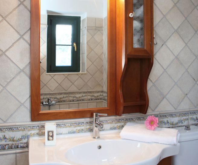 Luxury Villas in Lefkada Casa Serenata Master Bedroom's bathroom